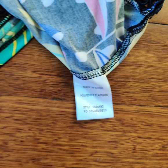 BNWT ROCKMANS|| Spot TROPICAL Cold shoulder TOP Blouse SIZE L - Picture 9 of 12